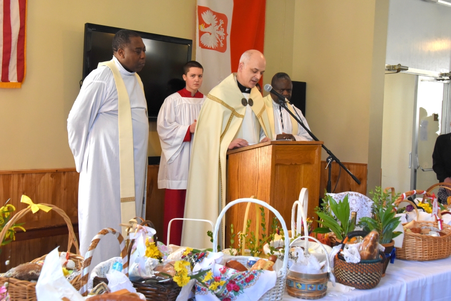 Father Seamus Griesbach leads the prayer ceremony.
